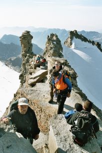 ...und in den Gipfelfelsen