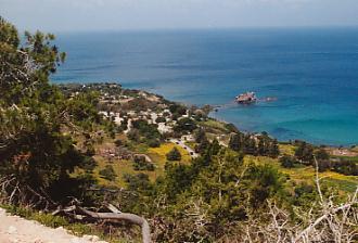 Tiefblicke vom Adonisweg